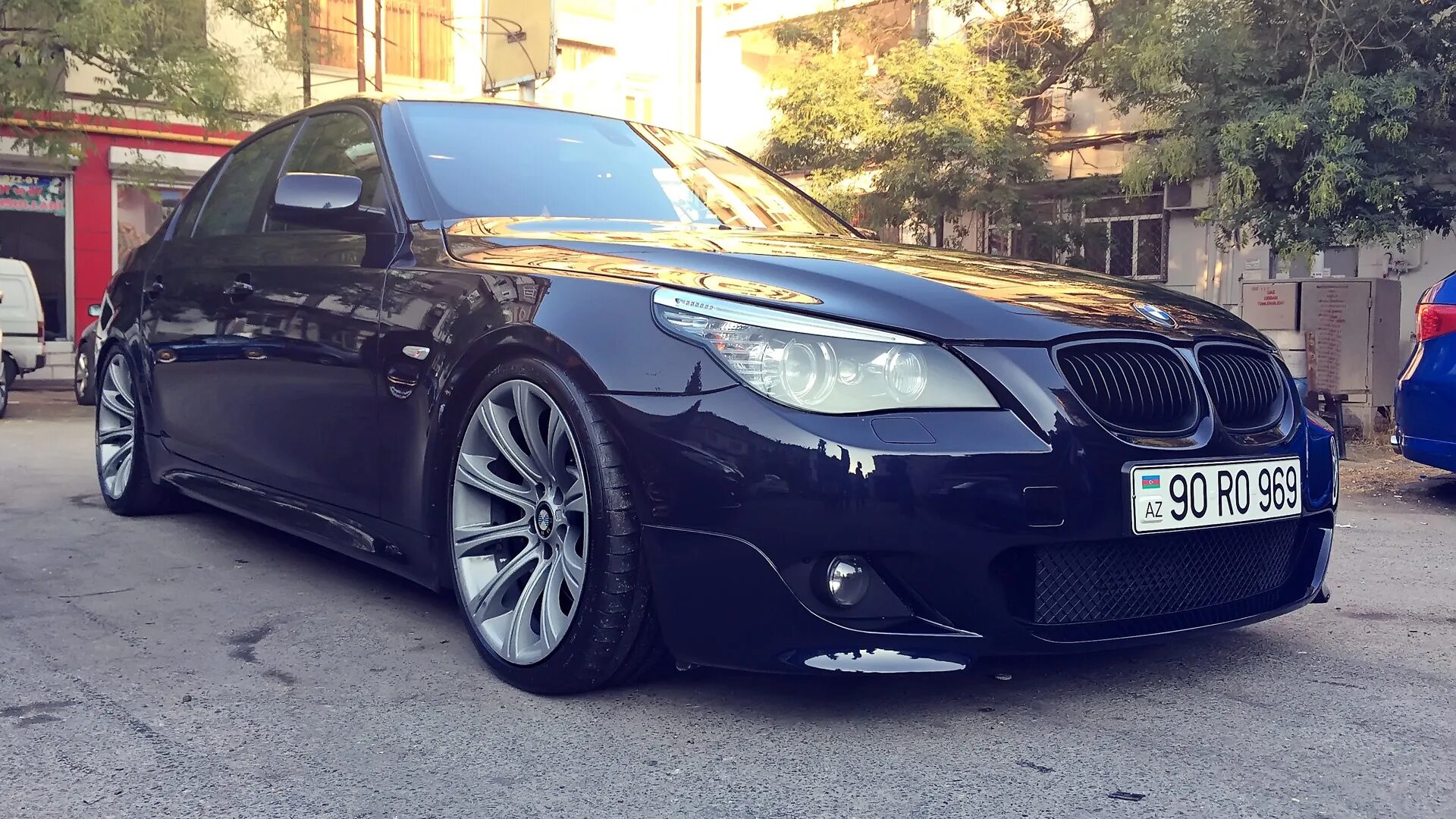 BMW e60 r20. BMW 5 e60 r20. Антихром БМВ е60. BMW 5 e60 r19. Аренда бмв м5