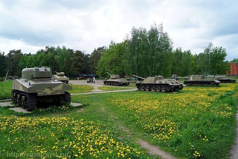 Поселок снегири подмосковье памятник. Мемориальный комплекс Снегири Московская область. П Снегири Истринский район. Мемориал в поселке Снегири. Снегири мемориальный комплекс рубеж славы.