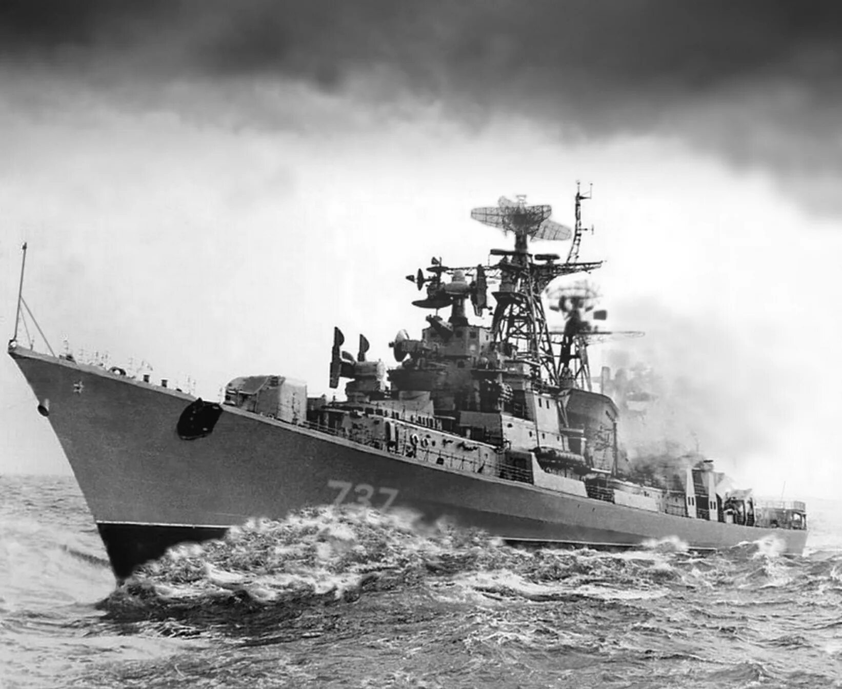 сторожевые корабли ссср проекта 50. крейсер комсомолец балтийский флот. бпк пр 1134б очаков. скр горделивый тихоокеанский флот. скр разительный черноморского флота.