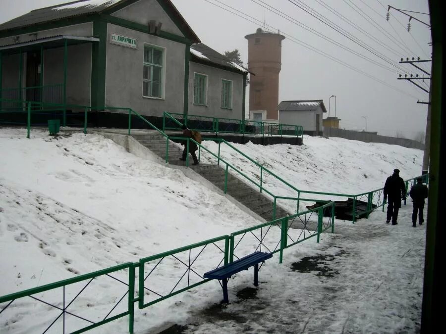 Погода тальменского района алтайского. Ларичиха Барнаул. Станция Ларичиха Тальменского района вокзал. Ларичиха Барнаул электричка. Ларичиха Тальменский район Алтайский.