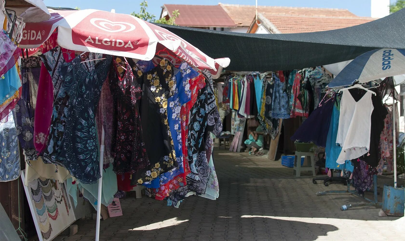 Рынок одежды в турции. Бодрум турция рынок. Турция рынок одежды. Рынок одежды в турции. Оптовый рынок в стамбуле лалели.