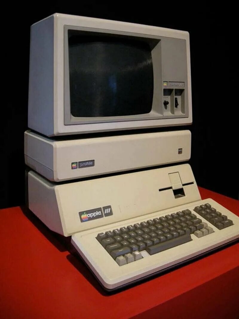 Компьютеры Apple 1981. Apple 3. Apple III компьютер. Компьютер эпл 1980. New apple 3