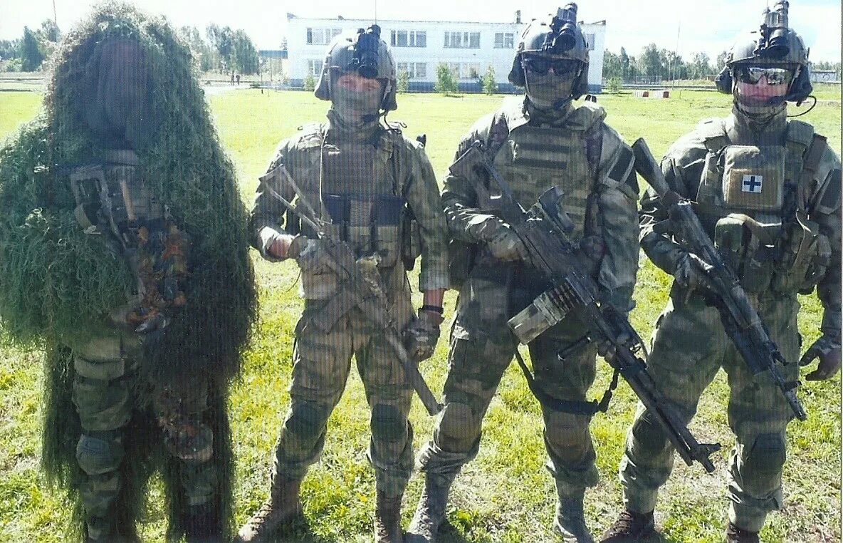 разведка возвращается. разведчики 1941. военные в лесу. разведка возвращается. советская разведка вов.