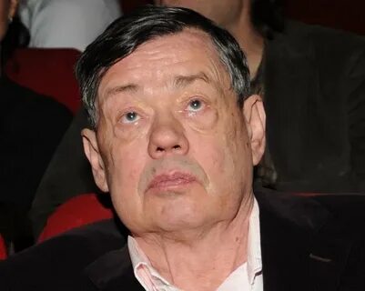 Похож на караченцова