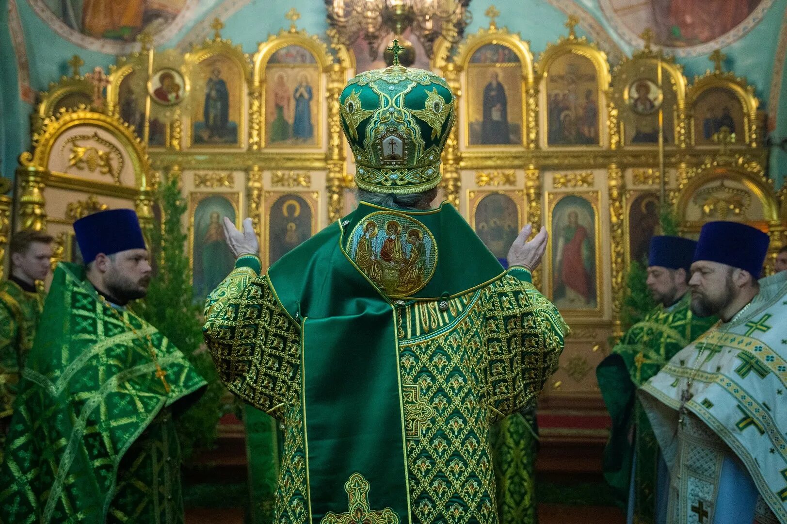 Престольный праздник отметил храм. Свято-троицкий храм тула. архиерейское богослужение в храме села троица рязань. свято- троицкий храм в абакане. православная литургия. томск.