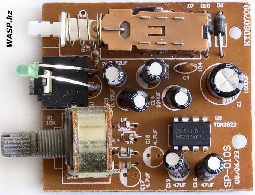 Компьютерные колонки genius sp-s110. Плата усилителя колонок sp s110 rev 2a. Sps 611s плата. Плата компьютерных колонок. Плата компьютерных колонок.