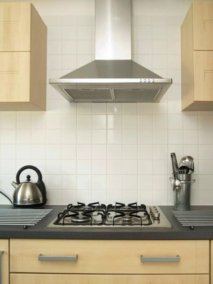 Устанавливать вытяжку кухне газовой плитой. Вытяжка Kitchen Exhaust Hood Stove. Вытяжка над плитой. Кухонные вытяжки для газовых плит. Вытяжка над газовой плитой.