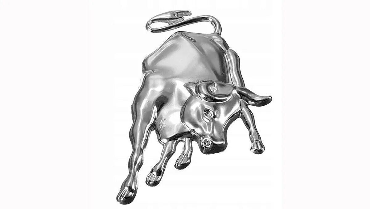 фигурка белого металлического быка. фигурка бык. белый металлический бык 2021. скульптура «бык ». белый металлический бык символ 2021 года.