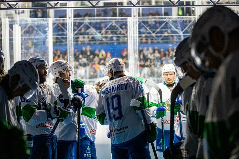 Томь - урал 2003. Игрок ф. Работа томи. Игроки салавата юлаева кхл 2022 год. Максим зеленков томь.