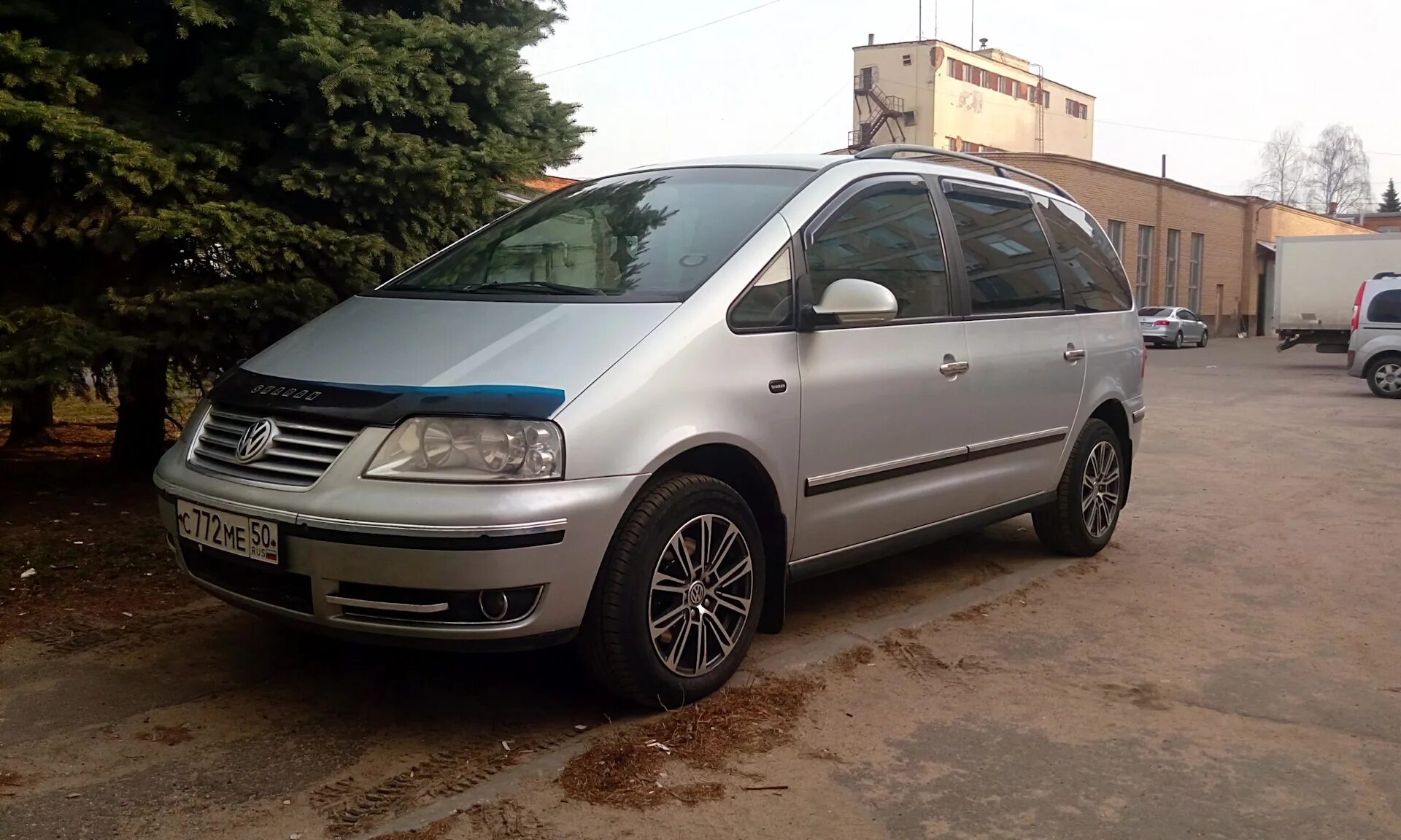 Купить фольксваген шаран тди. Volkswagen Sharan 2010 года. Фольксваген Шаран 2005. VW Sharan 2005. Фольксваген Шаран 2001.