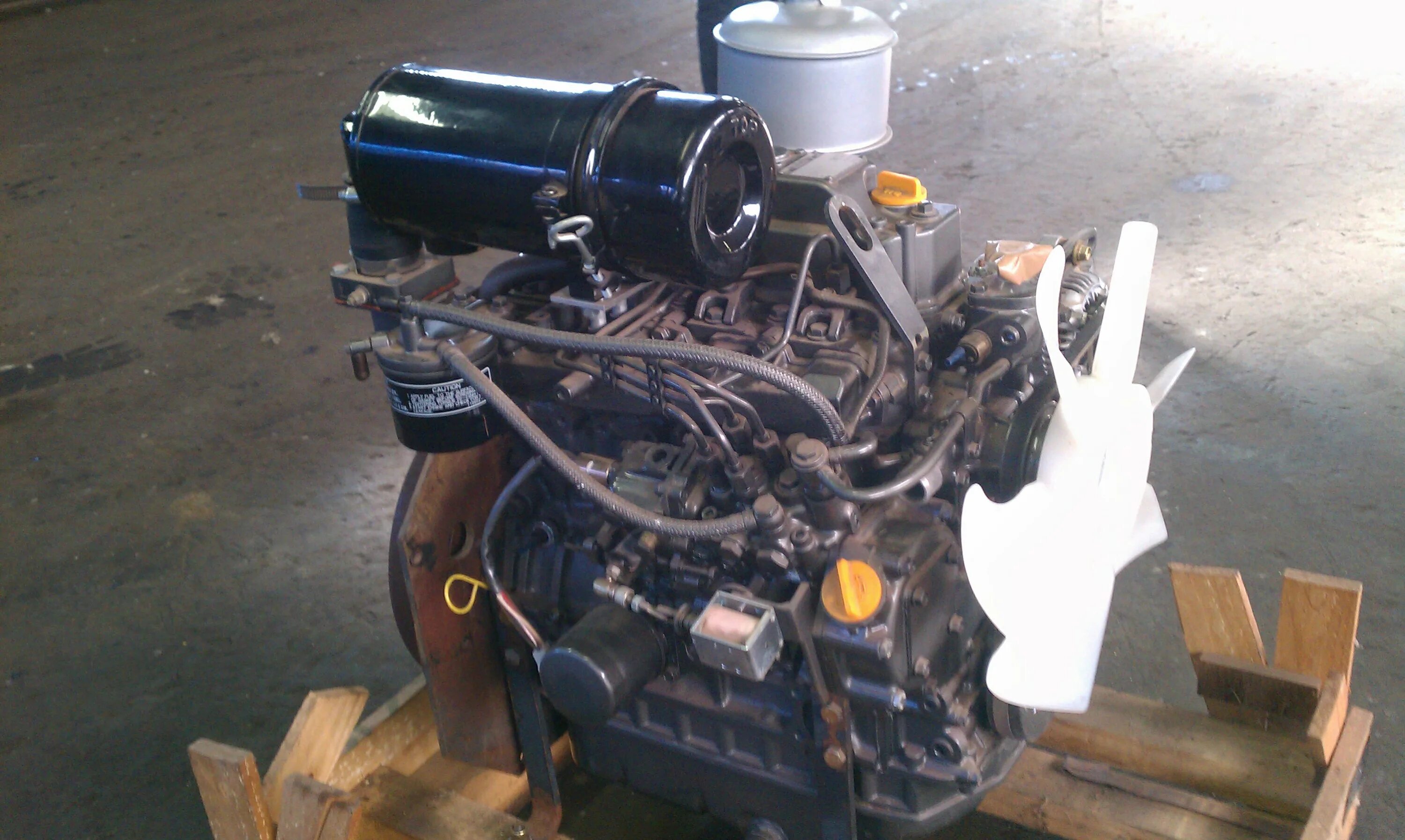 Фото двигателя Янмар 84. Мотор Янмар дизель отзывы владельцев все минусы и плюсы. Купить дизельный двигатель 1