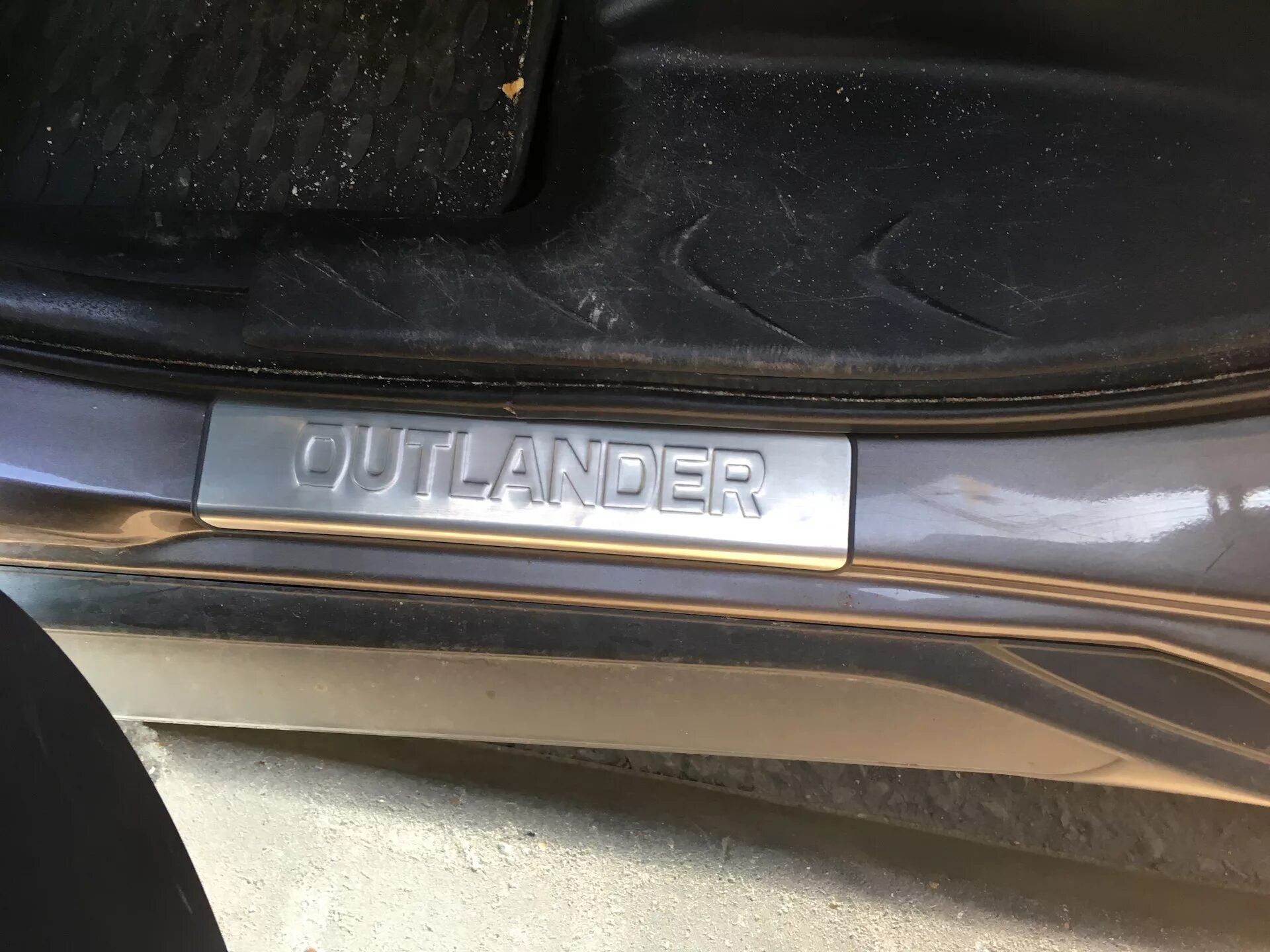 Накладки на пороги Outlander XL 2011. Накладки на пороги Мицубиси Аутлендер 3. Накладка порога Mitsubishi Outlander 2. Накладки на пороги Mitsubishi Outlander XL.