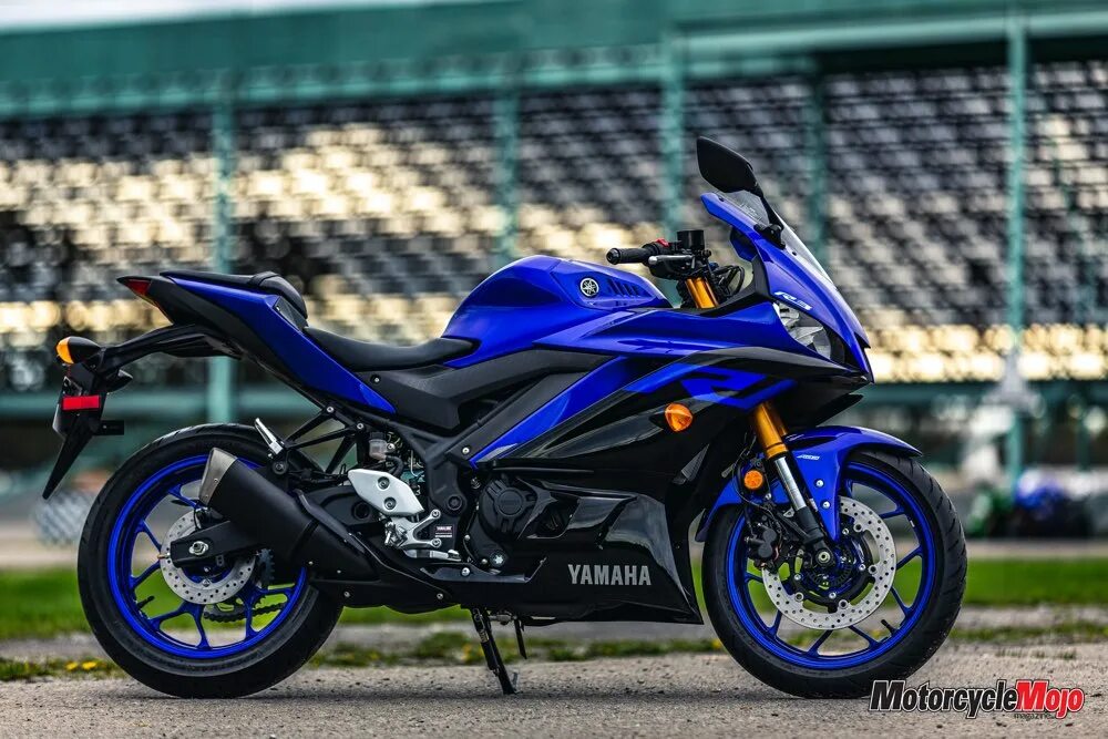 Купить на 3 мотоцикл. Yamaha YZF-r3 2017. Yamaha YZF r3 2020. Yamaha YZF-r3. Ямаха YZF r3.