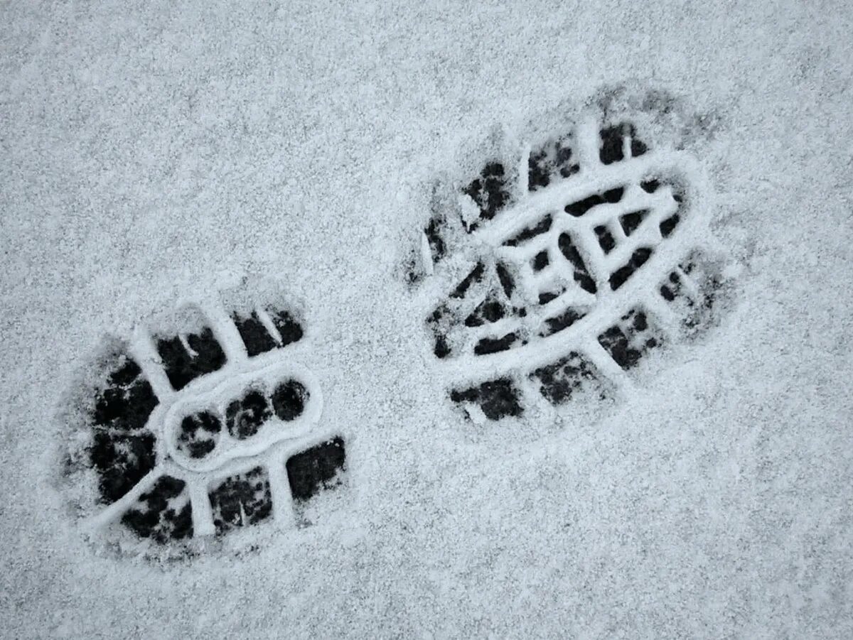 След город. Следы обуви на снегу криминалистика. Отпечаток обуви на снегу. Объемные следы. Объемный след обуви.