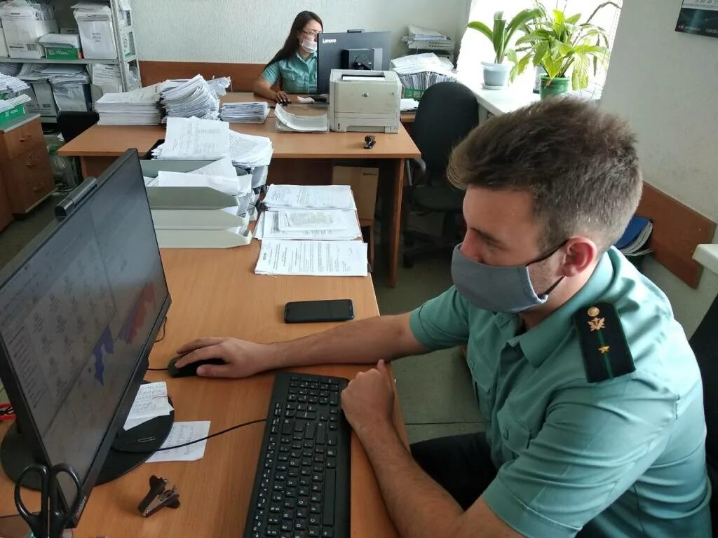 Повышение зарплаты приставам