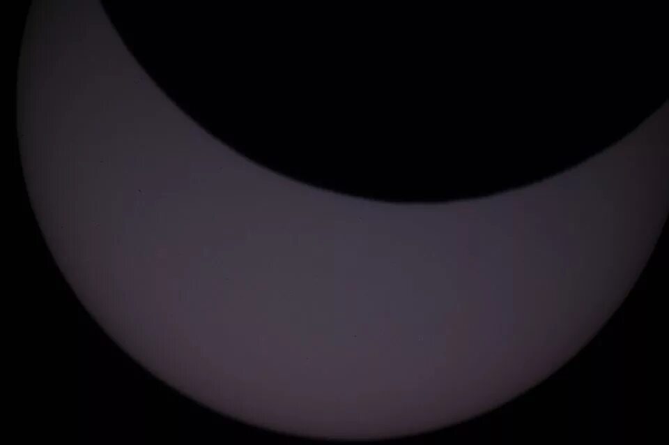 Солнечное затмение в мексике. Солнечное затмение в телескоп фото. Солнечное затмение в цифровой телескоп фото.