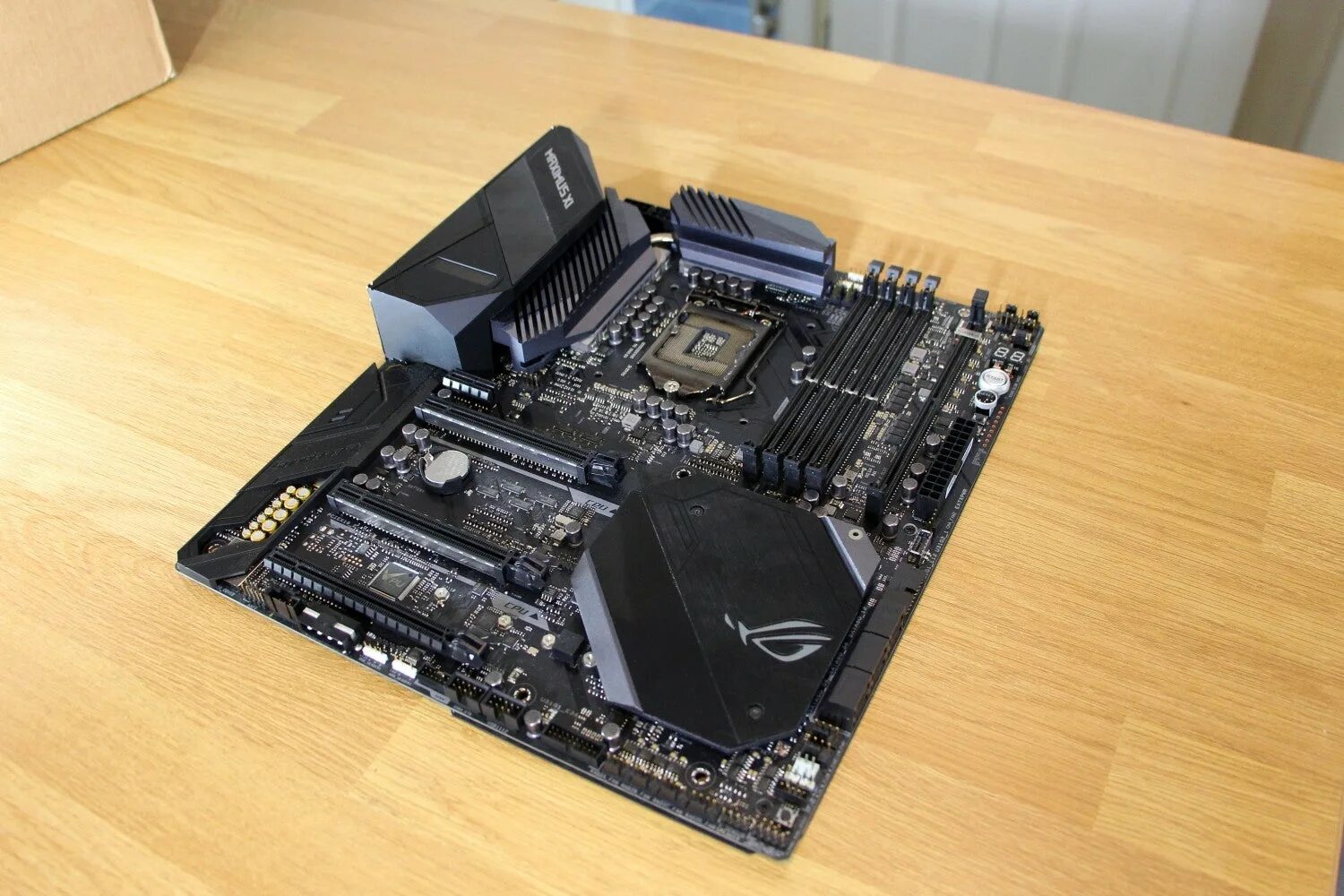 Асус экстрим материнская плата 1151. Rog z1 extreme. Asus rog maximus xii extreme беспроводной интерфейс. Asus crosshair vi hero x370. Asus rog lga 2011-3.