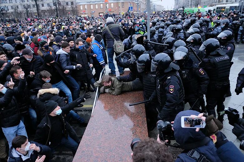 Сегодня видел где. Митинги в Москве против Путина. Страстной бульвар митинг. Митинги в Москве 21 сентября 2022. Фото лиц на митингах в Москве 2022 года.