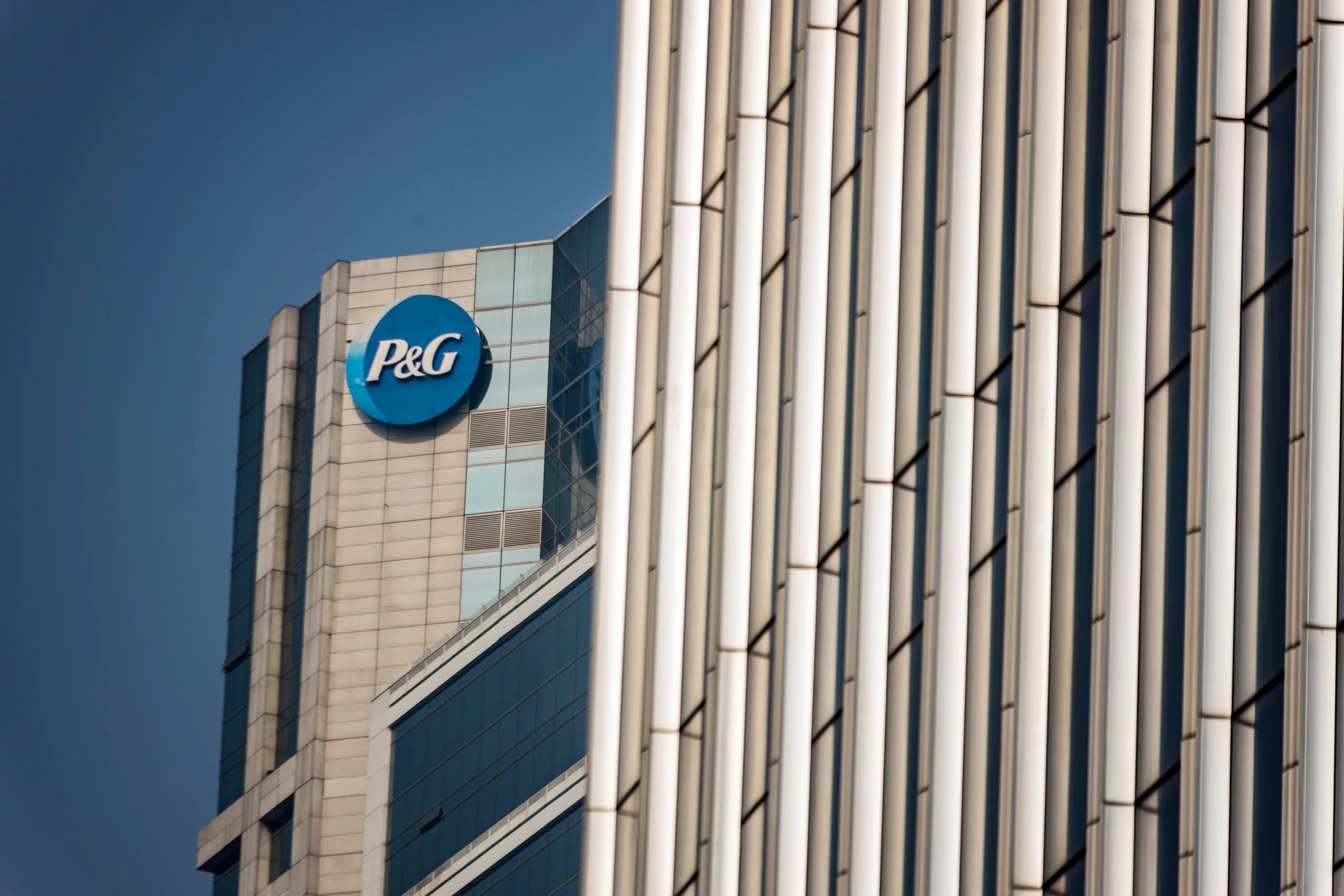 P g company. Проктер энд гэмбл бренды. Procter gamble главный офис. Компания procter gamble. P g company.