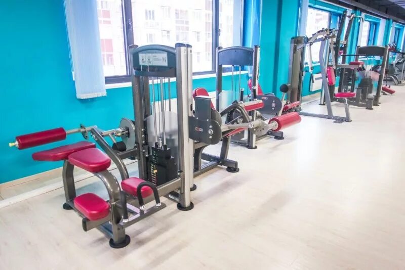 Фитнес пионерская. Пионер фитнес клуб екатеринбург. Пионеры в спортзале. Внииссок ул дружбы 3. Фитнес пионер дубки.