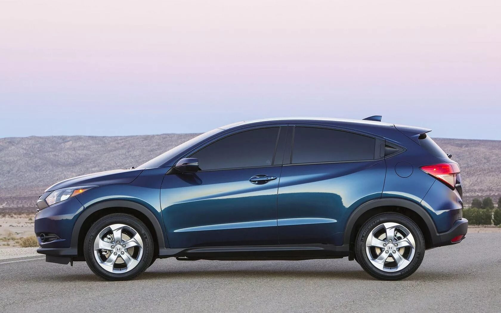 Hr v. Honda HR-V 2016. Honda HR-V 2017. Хонда HR V 2016. Хонда ХРВ 2015.
