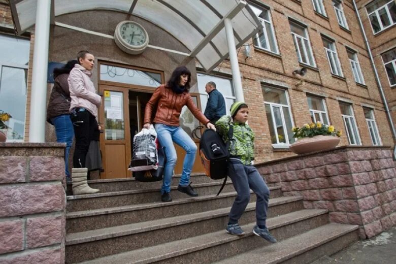 Человек прогуливающий работу
