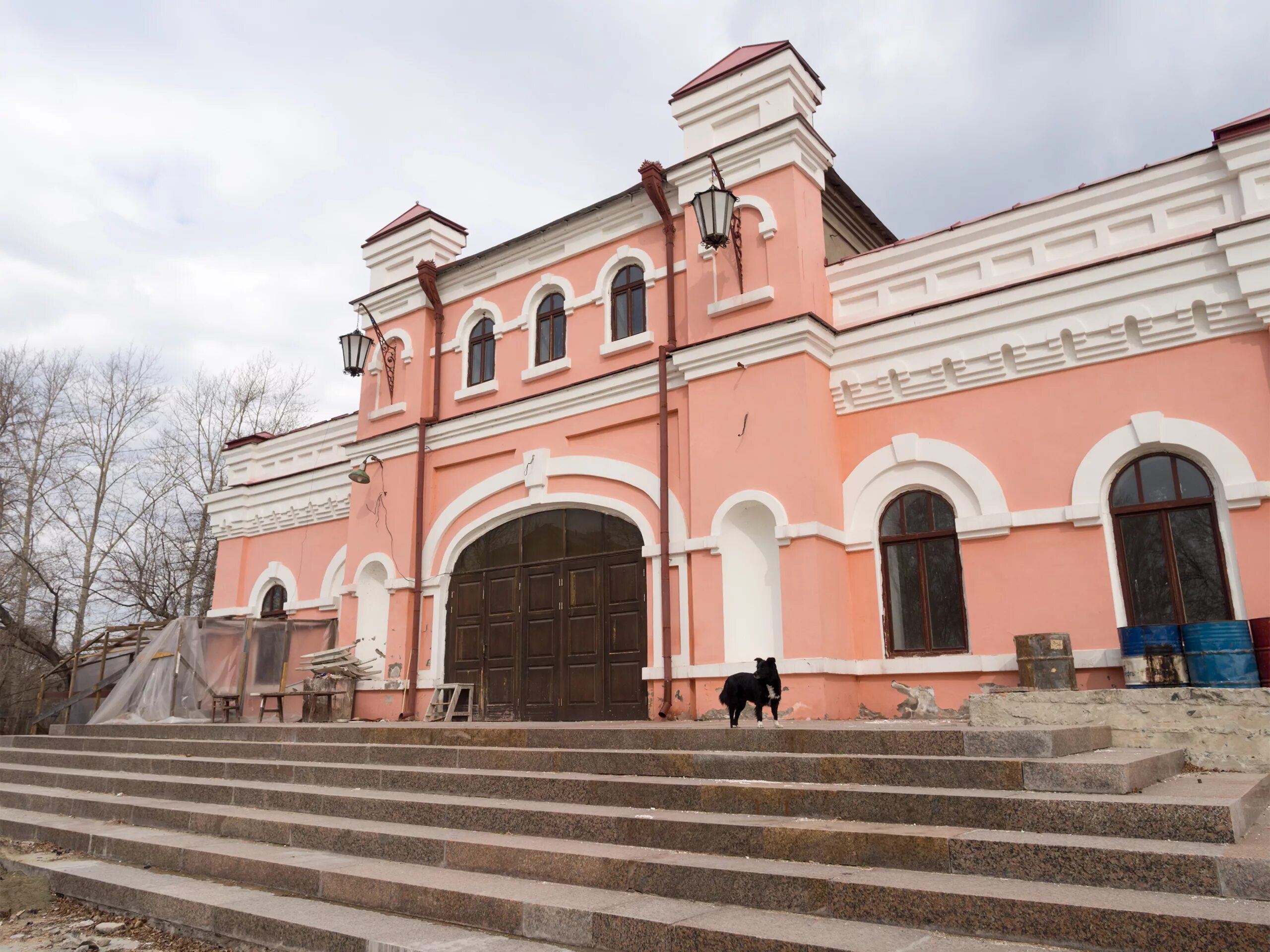 Дк победа кыштым. Народный дом кыштым внутри. Кыштым усадьба расторгуева. Народный дом кыштым. Народный дом кыштым зал.