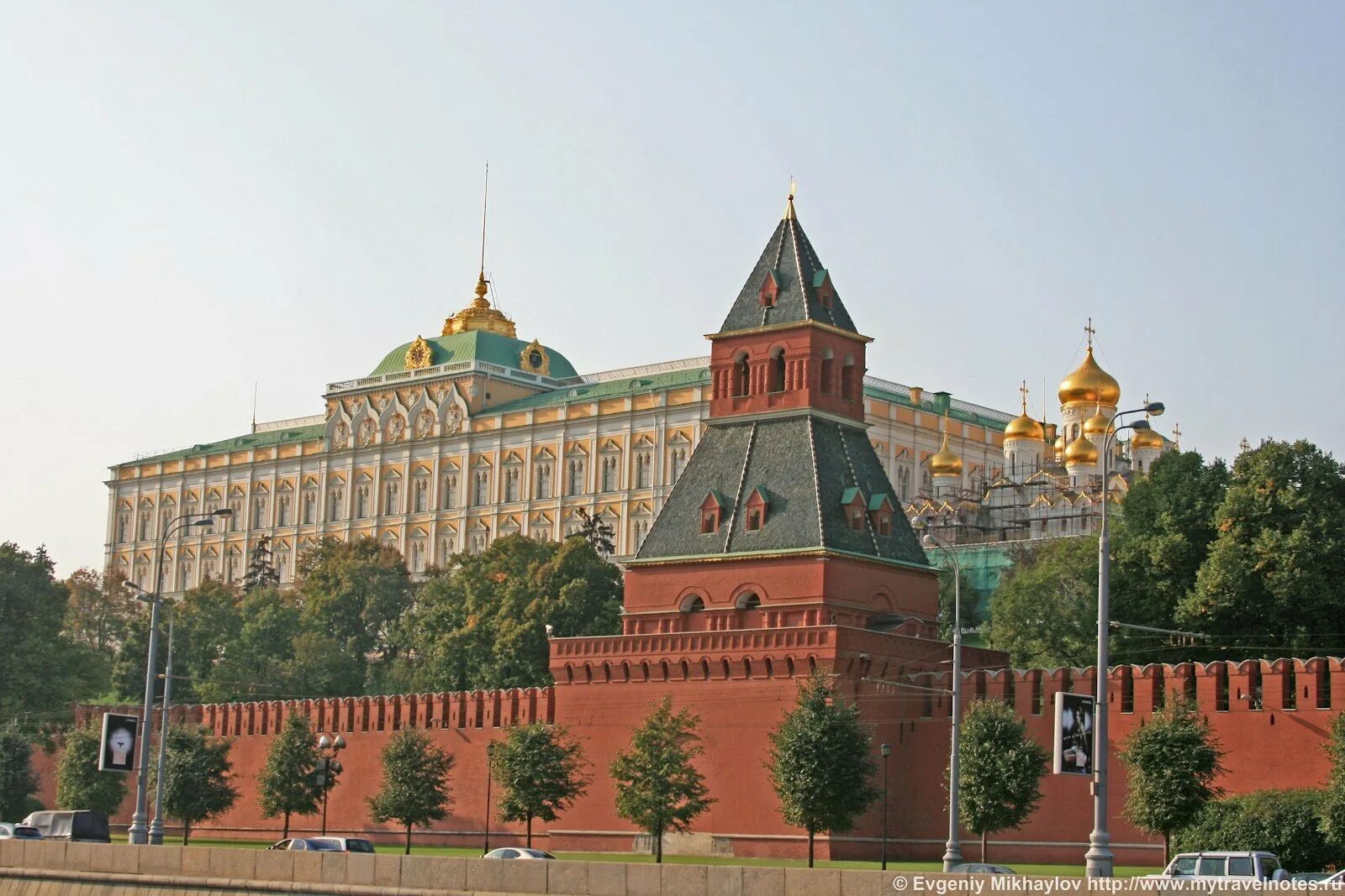 Какие башни в кремле москва. Башни Кремля Тайницкая башня. Московский Кремль башни Кремля Тайницкая. Тайницкая башня Московского Кремля 1485. Красная площадь Тайницкая башня.