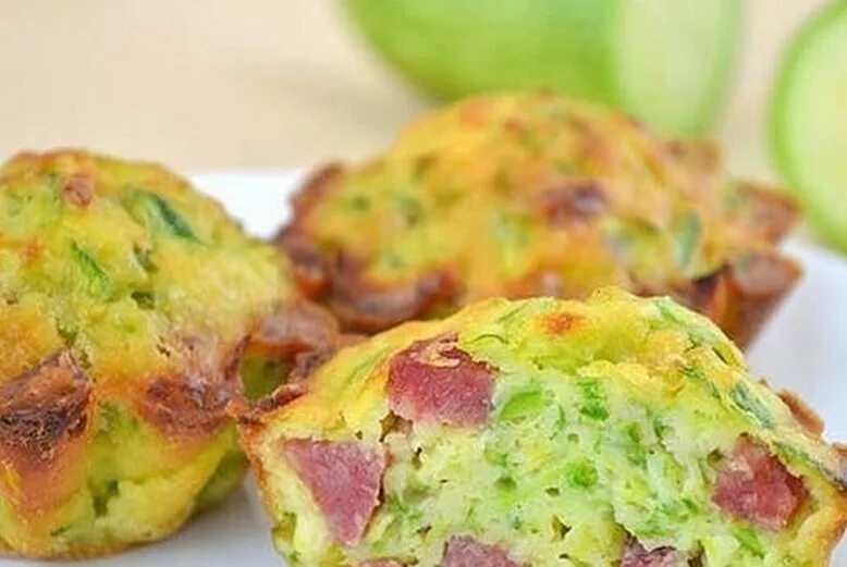 Кабачки с куриным филе. Вкусные кабачки с помидорой сметаной и сыром. Кабачки с помидорами и сыром. Кабачки с помидорами. Кабачки в духовке.