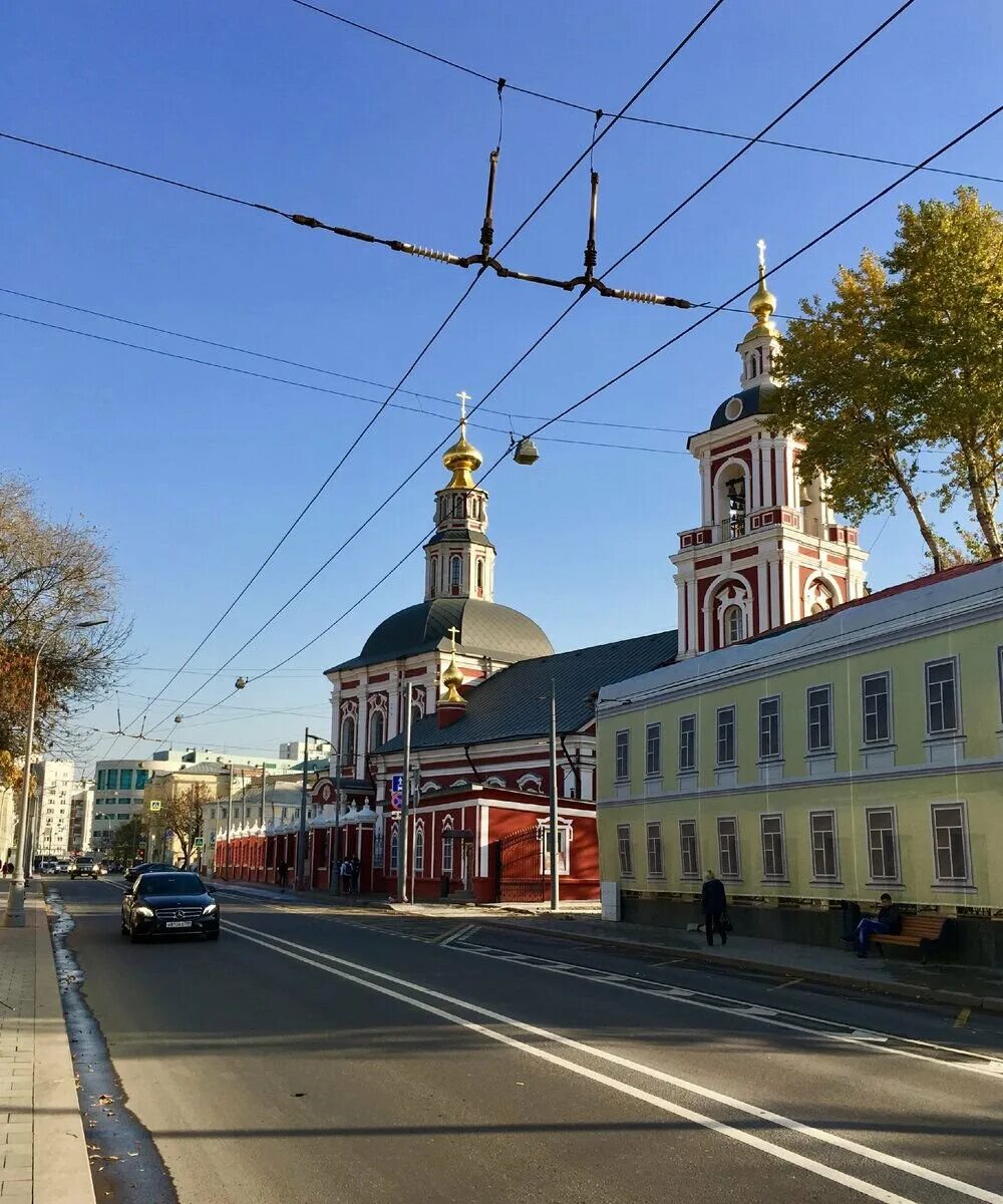 Москва николоямская 20. Николоямская улица Москва. Храм святителя Алексия в Рогожской Слободе. Церковь митрополита Алексия на Николоямской. Николоямская Церковь Москва.