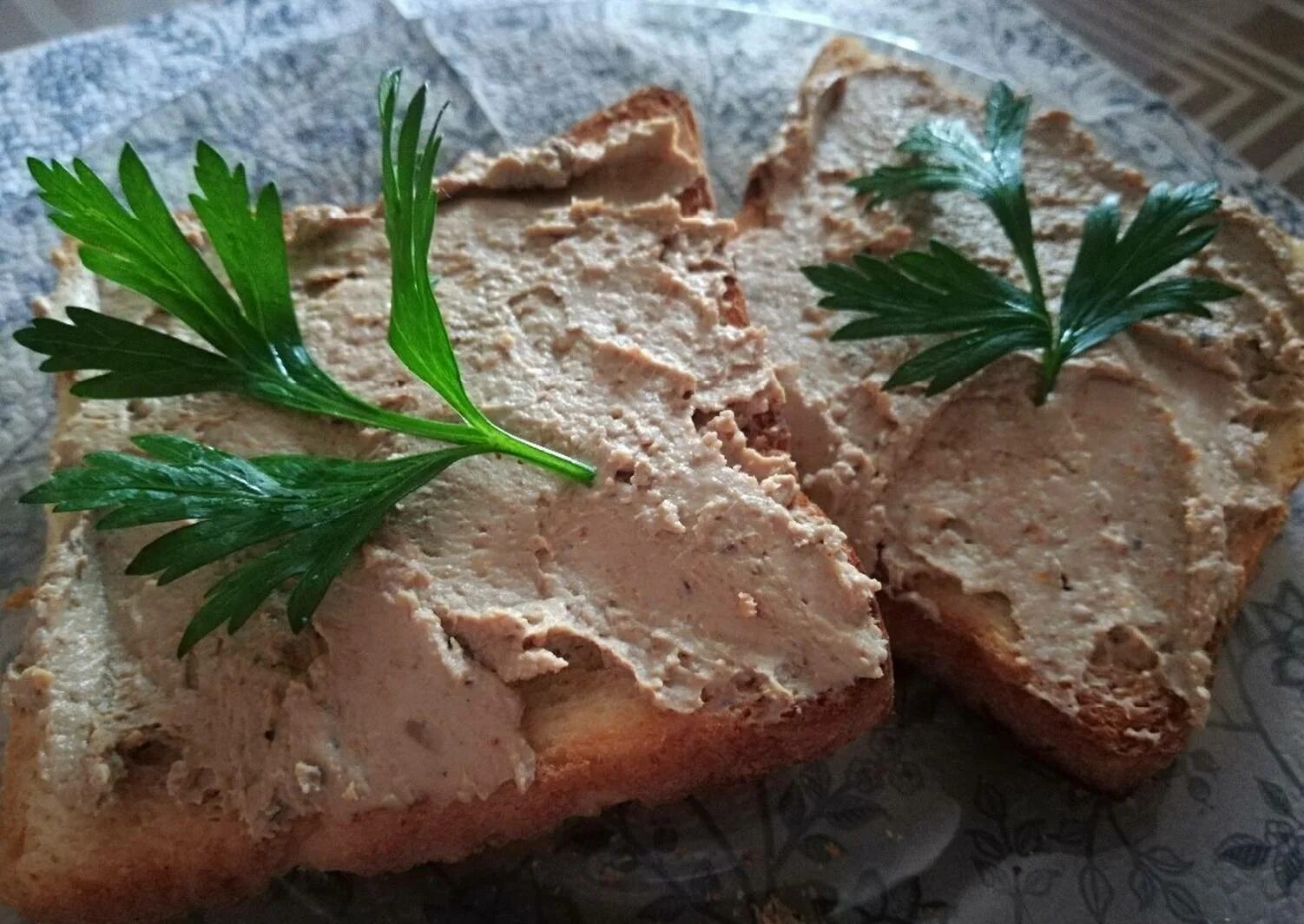 Вкусный печеночный паштет. Паштет печеночный. ливерный паштет. утиный паштет домашний. паштет говяжий.