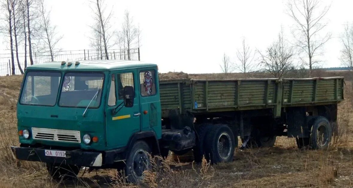 Каз минусы. Каз-608в седельный тягач. Каз-608 Колхида седельный тягач. Грузовик каз 608в Колхида. Седельный тягач каз-Колхида.