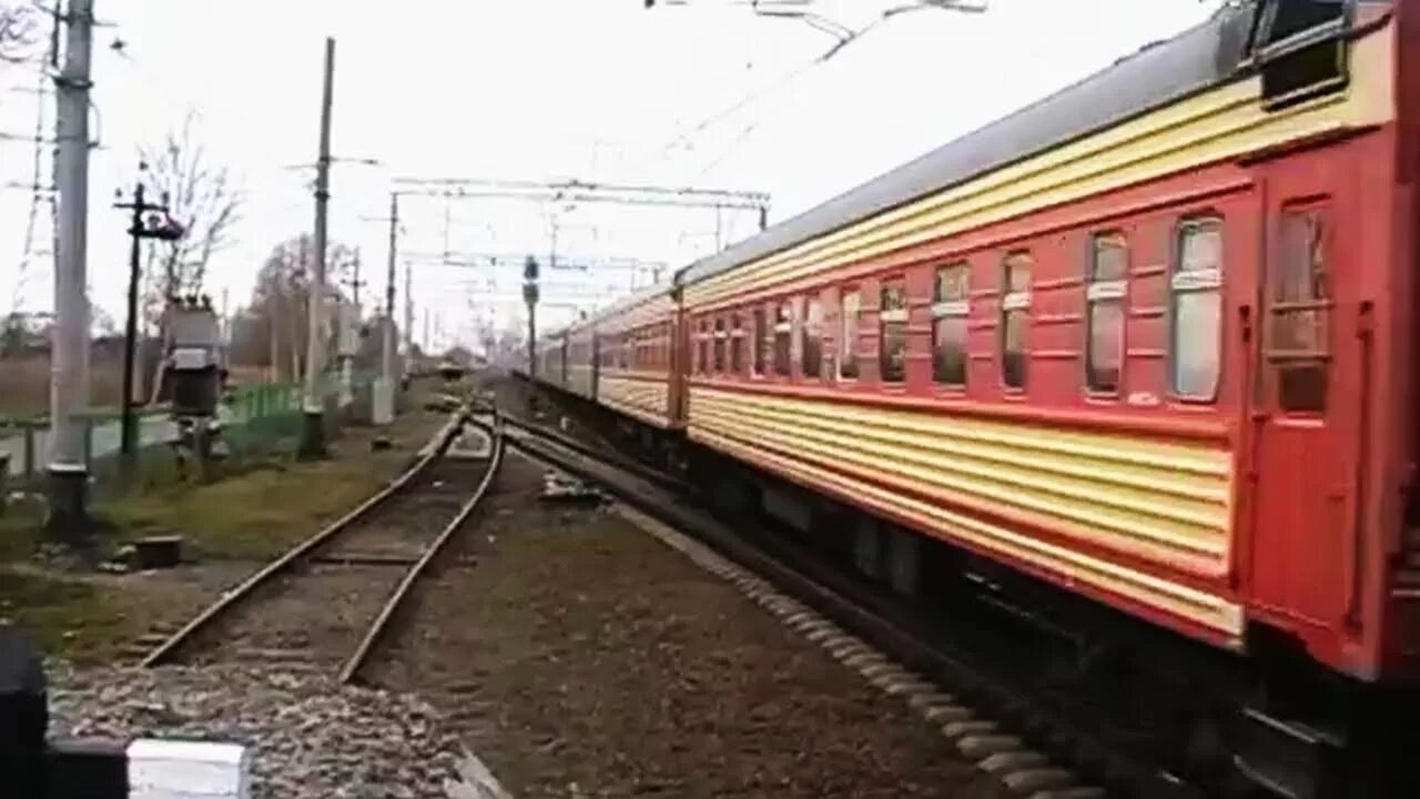 Спб ижевск поезд. Чс2т 1028. Поезд Ижевск-Санкт-Петербург. Поезд СПБ Ижевск. Поезд 131 г Ижевск Санкт-Петербург.