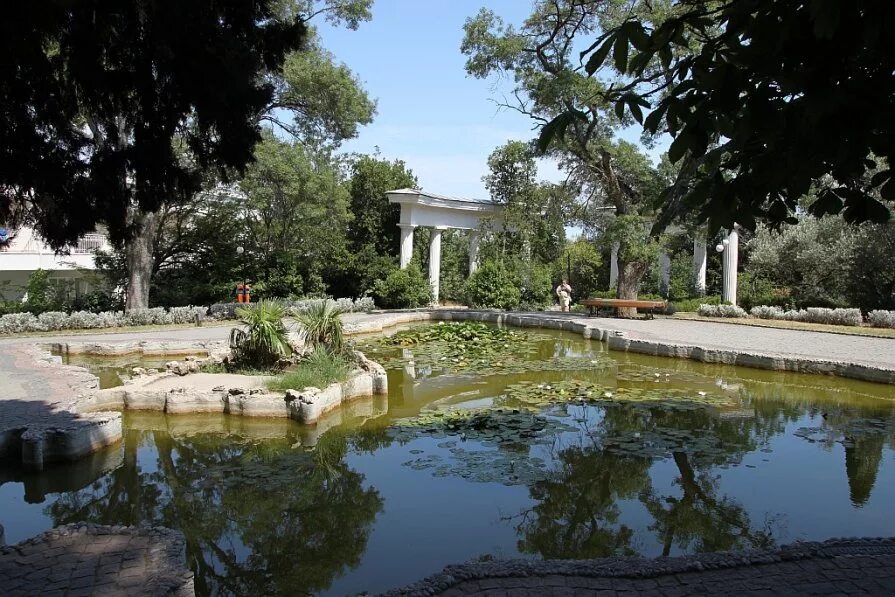 гагарина, 4. приморский парк им. приморский парк имени ю. гагаринский парк ялта. гагарина достопримечательности ялты.