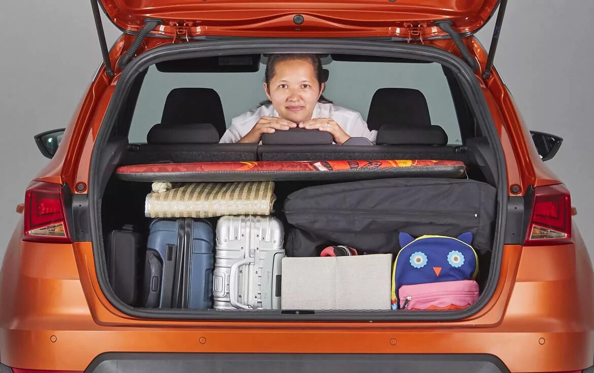 Load car. Maletero. Car Trunk Kids. Car Trunk with Gas. Volkswagen ID 4 багаж.