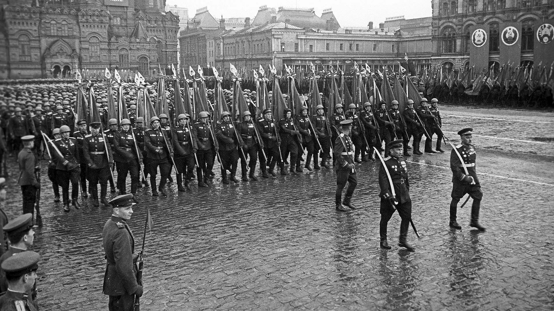 Красная площадь 9 мая 1945. 24 Июня 1945 года в Москве состоялся парад Победы. ВОВ парад Победы 1945. Парад 24 июня 1945 года в Москве на красной площади. Парад Победы 1945г на красной площади.