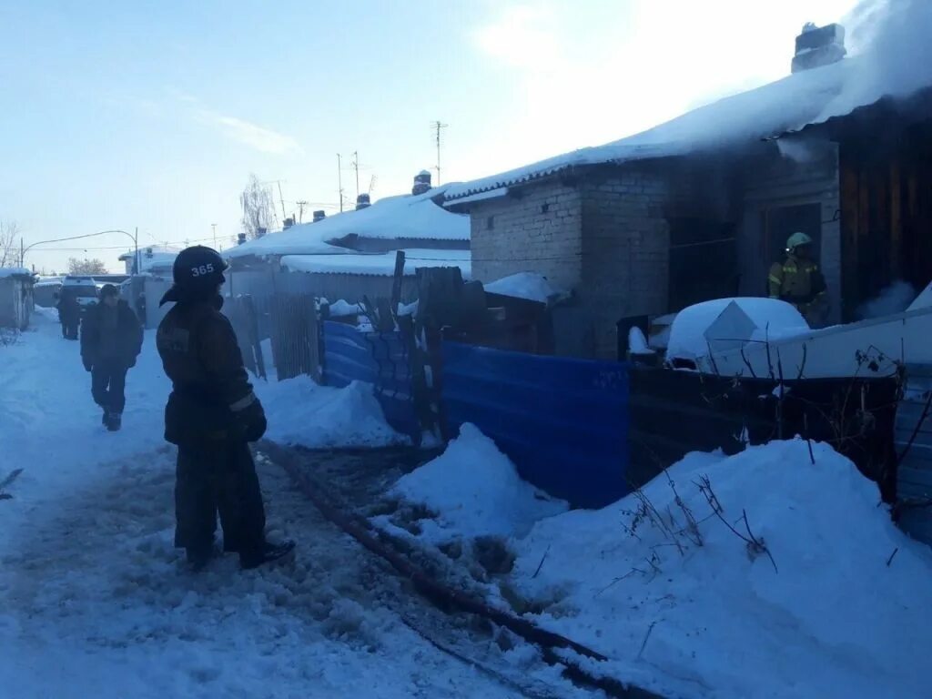 Занятия сегодня копейск. Ул волкова копейск. пожар в копейске 31.10.12. горит барак в копейске. азаматовы. копейск.