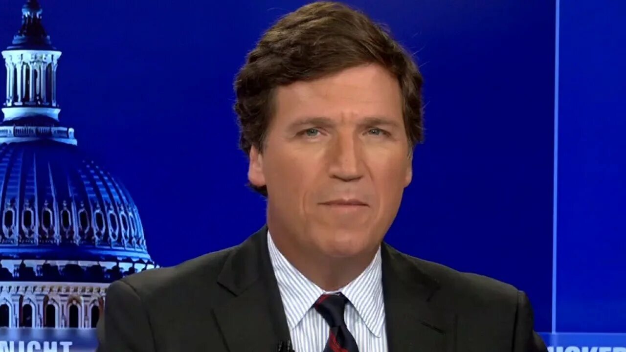 Популярность такера в сша. Такер карлсон. Такер fox news. Такер карлсон fox news. Американский телеведущий фокс ньюс.