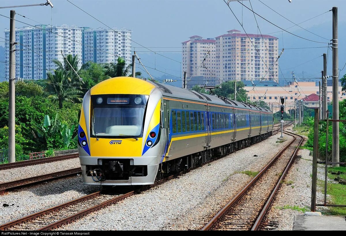 Hyundai rotem. КТМ поезд. Малайзия транспорт. Malaysian Train.