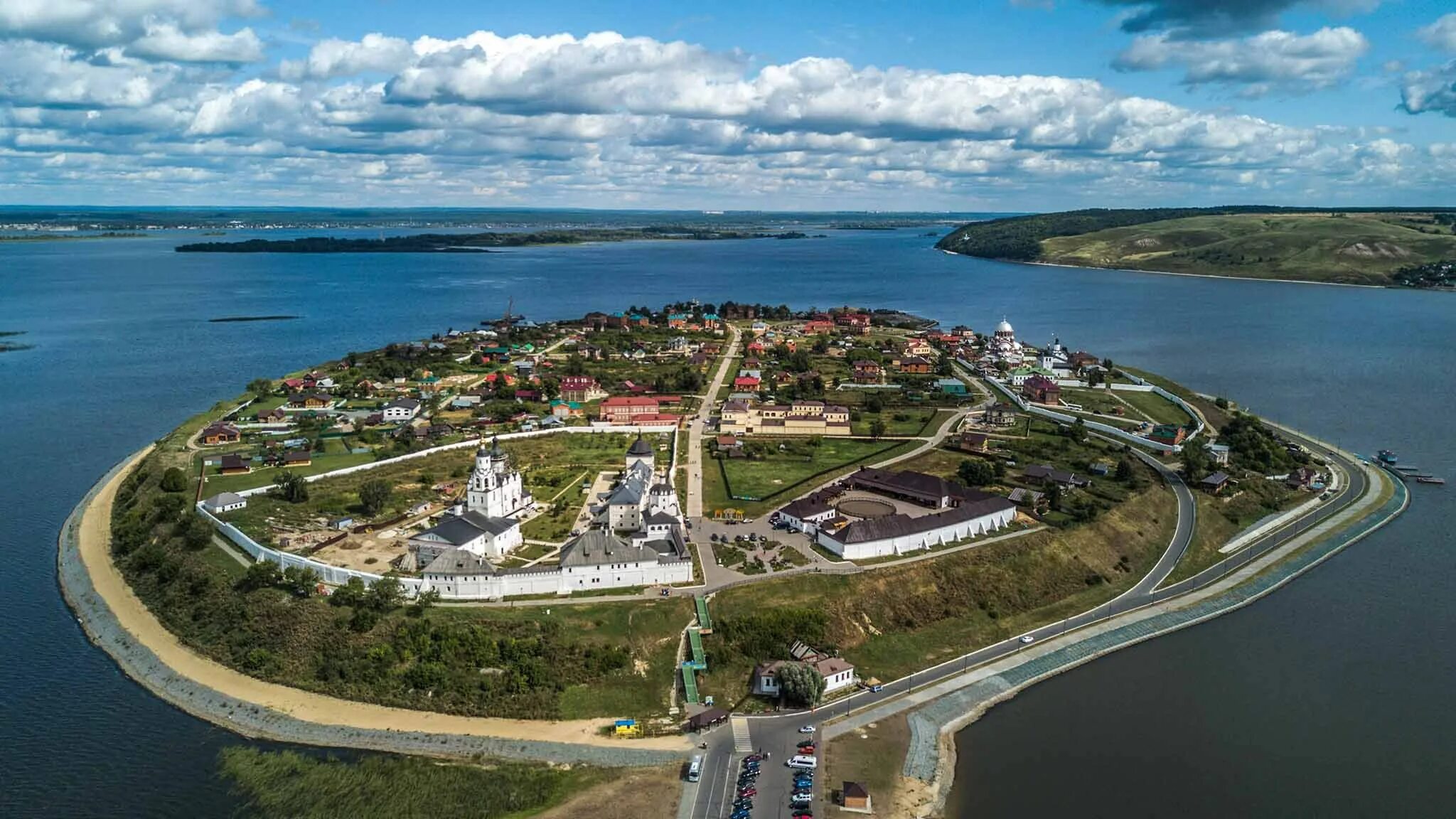 Свияжск сайт. Свияжск остров-град. Остров Свияжск в Казани. Великий Новгород остров град Свияжск. Остров-град Свияжск (64 км от Казани).