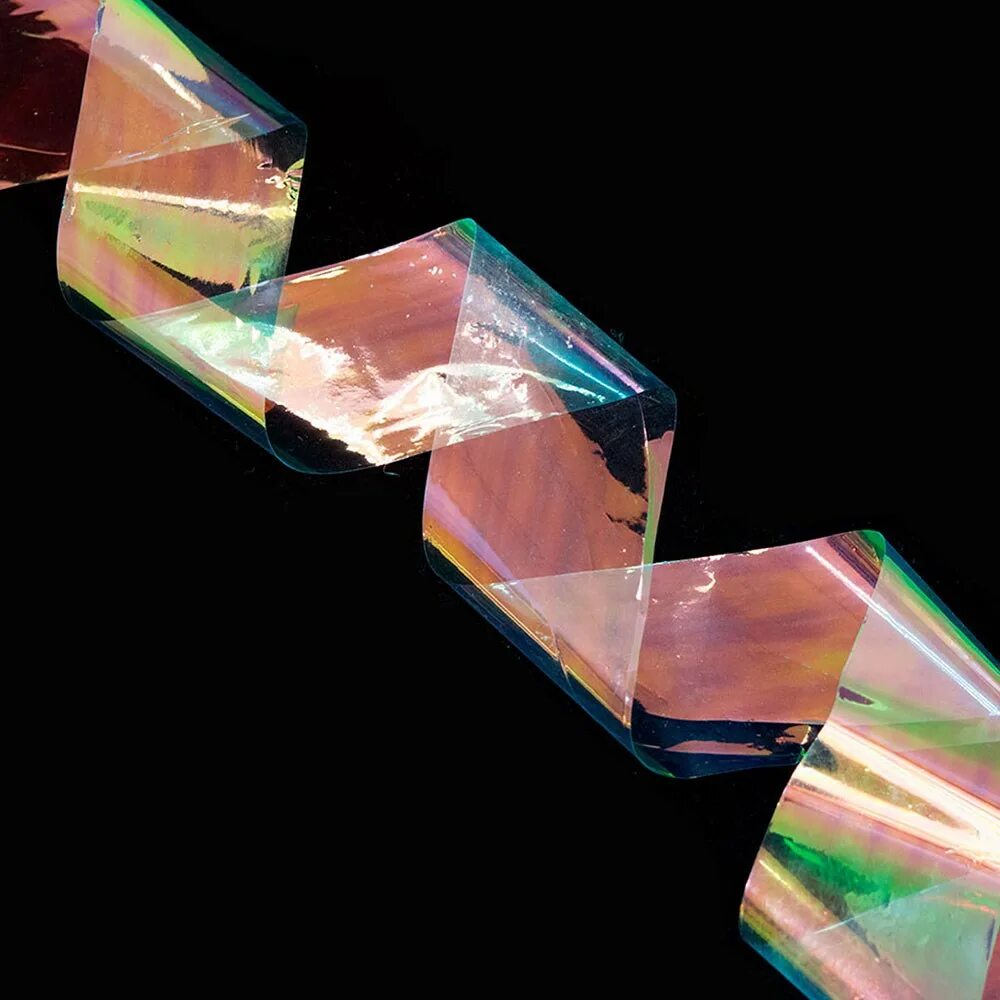 Стол из разноцветного стекла. Осколки стекла на ковре. Осколки стекла. Маникюр битое стекло 2022. Разбивающееся стекло арт.