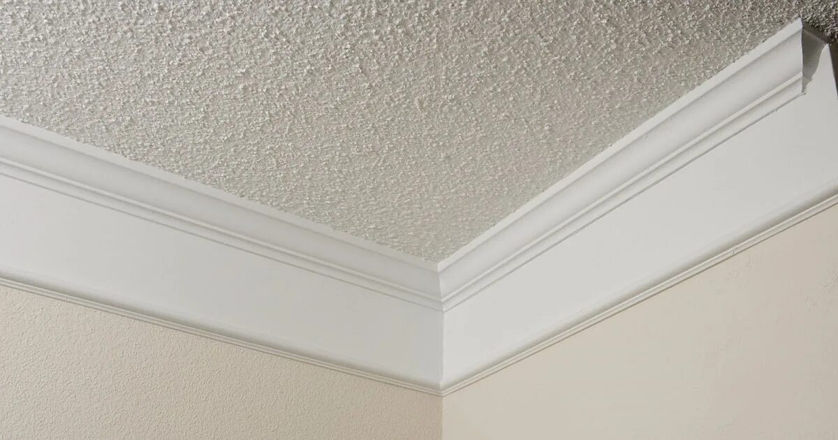 Багеты для стен. Карниз orac decor c200. Обои без потолочного плинтуса. Обои под потолочный плинтус. Теневой плинтус для потолка.