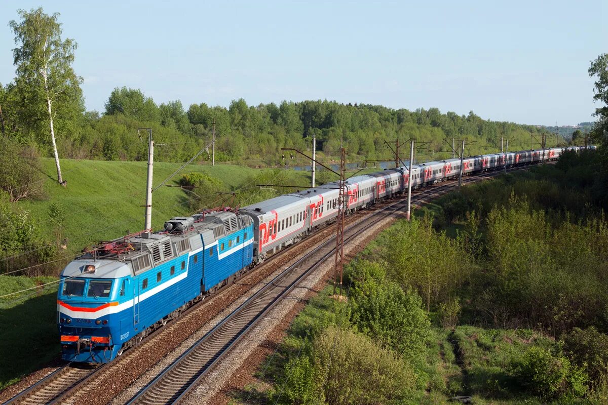 Ржд архангельск телефон. Поезд Архангельск Анапа. Архангельск железная дорога. РЖД поезд Архангельск. Электровоз в Архангельске.