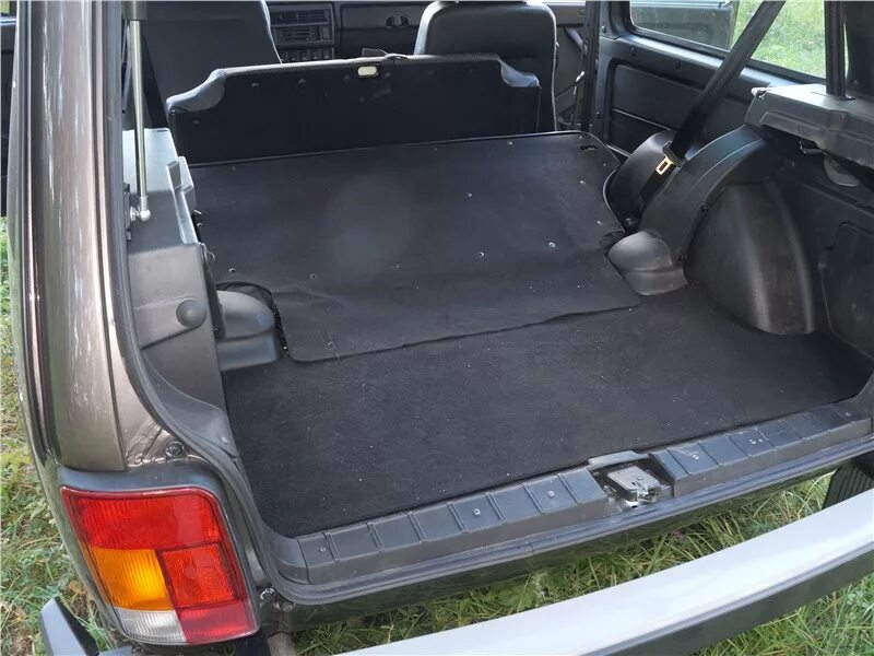 сложенные сиденья нивы. сложенные сиденья нивы. сложенные сиденья нивы. Chevrolet niva габариты багажника. Chevrolet niva салон сзади.