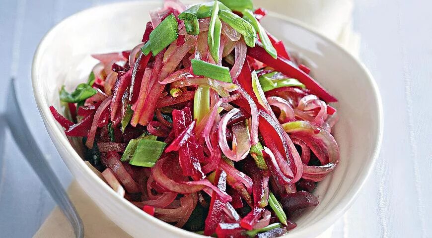 Салат винегрет ~ 1кг. Салат с сухариками и свеклой. Салат из свеклы с фасолью. Постный салат с печеной свеклой. Постный салат со свеклой.