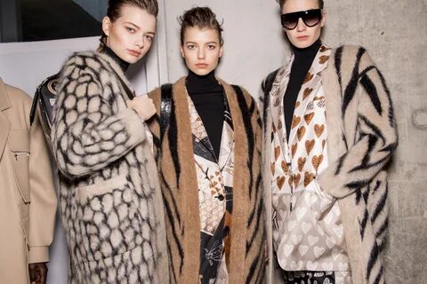 Показ max mara