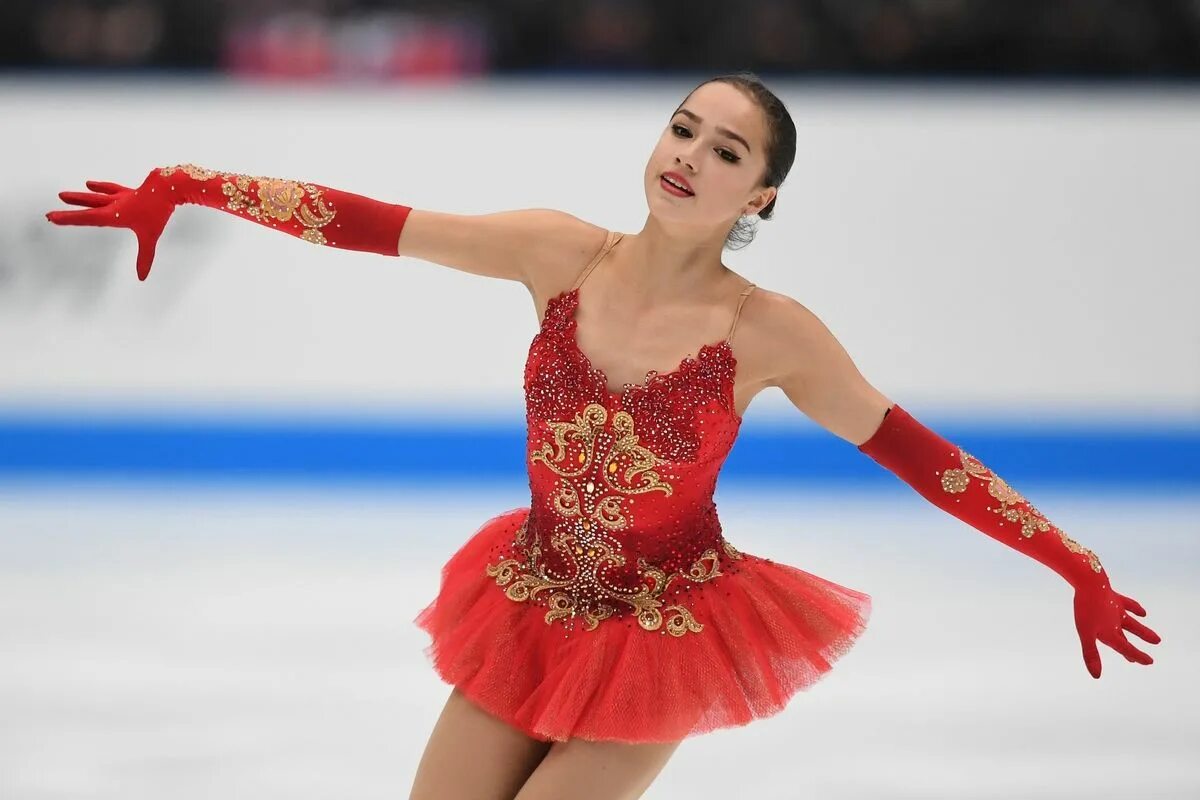 Российские фигур. Алина Загитова Олимпийская чемпионка. Фигуристка Алина Загитова олимпиада 2018. Алина Загитова фигуристка Кармен. Загитова, Алина Ильназовна 2018.