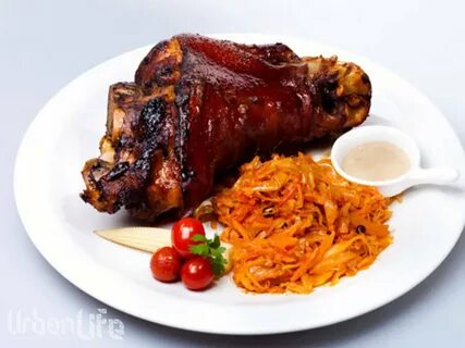 Ледяная нога свиная рулька с кислой капустой