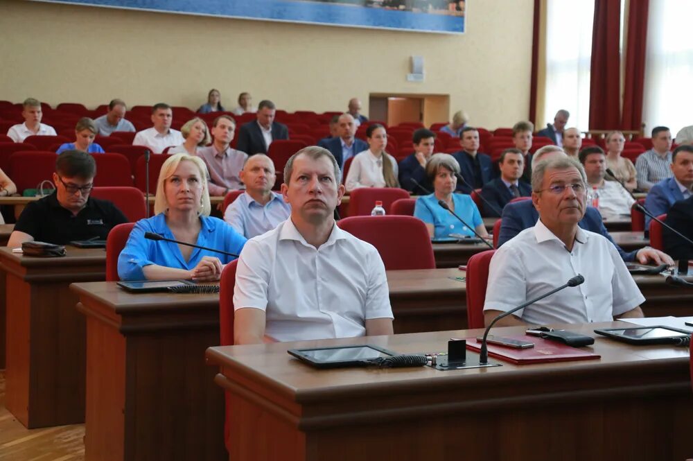 Студенты якутии. Городская дума конкурсы. Кострома депутаты городской думы. Городская дума конкурсы. Парламент.