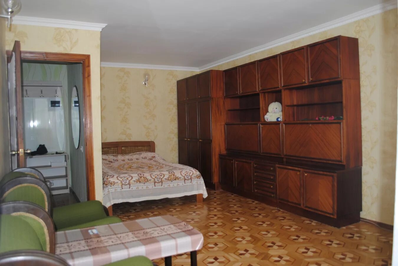 Чайковского 70 челябинск. Снять полуторку от собственника. Челябинск тракторозаводский район квартиры полуторки. Петя калмакова 10 чмз челябинск. Квартира челябинск новый квартира.